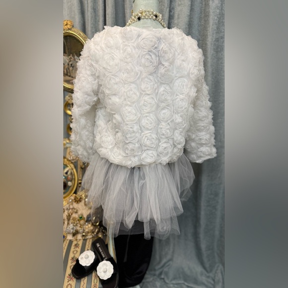 Super Trendy White Tulle Ruffle Top - Picture 5 of 5